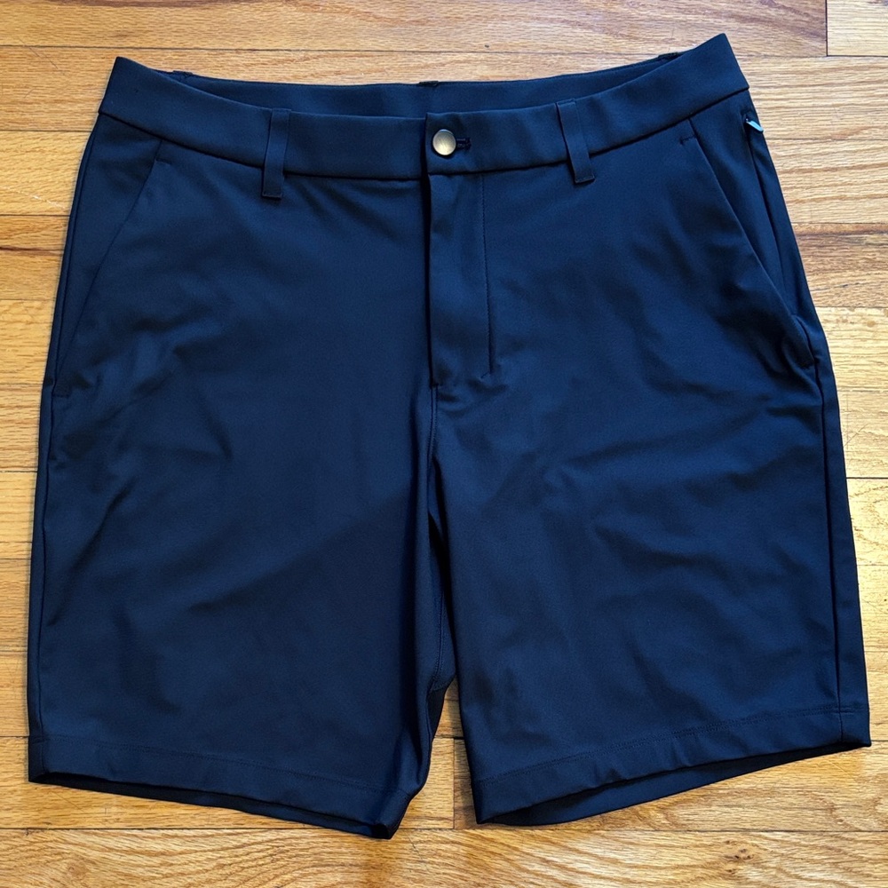 Lululemon ABC Warpstreme shorts 32” waist,9” inseam in black